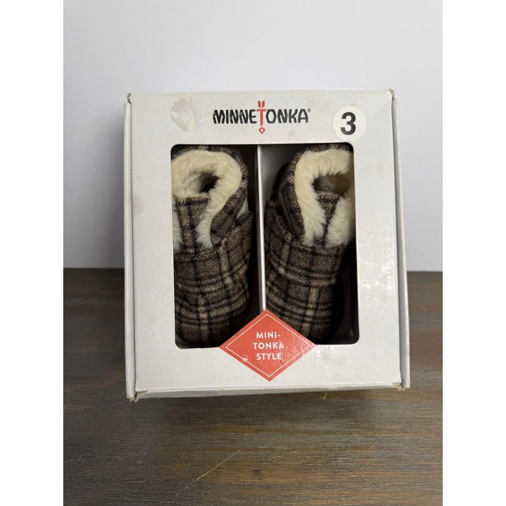 Minnetonka Sawyer Plaid Infant Booties Size‎ 3 Faux Fur Cozy Cabin